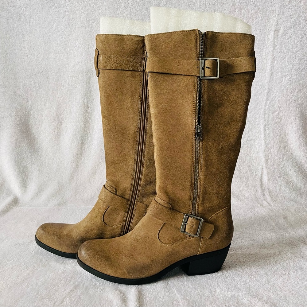 *NWOT* Korks Suede Boots